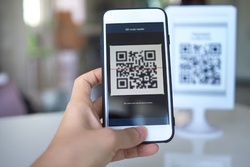 celular lendo qrcode